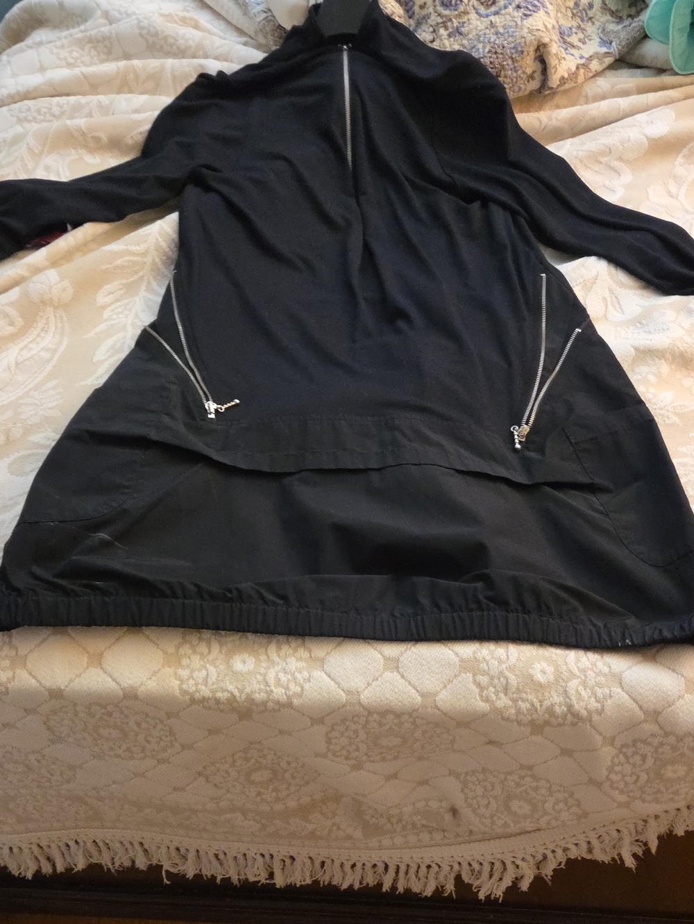 Women’s Black Long-Sleeve Zip-Detail Tunic Dress